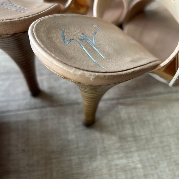 Giuseppe Zanotti $895 Metallic Double Buckle Strap Sandal, 6.5 - Picture 16 of 16